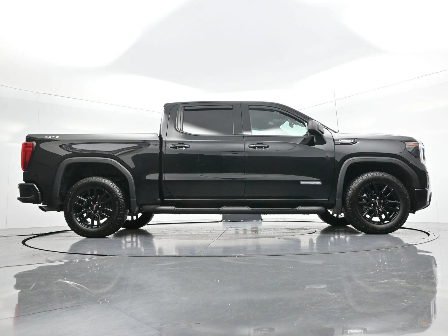 Used 2025 Onyx Black GMC Elevation image 49