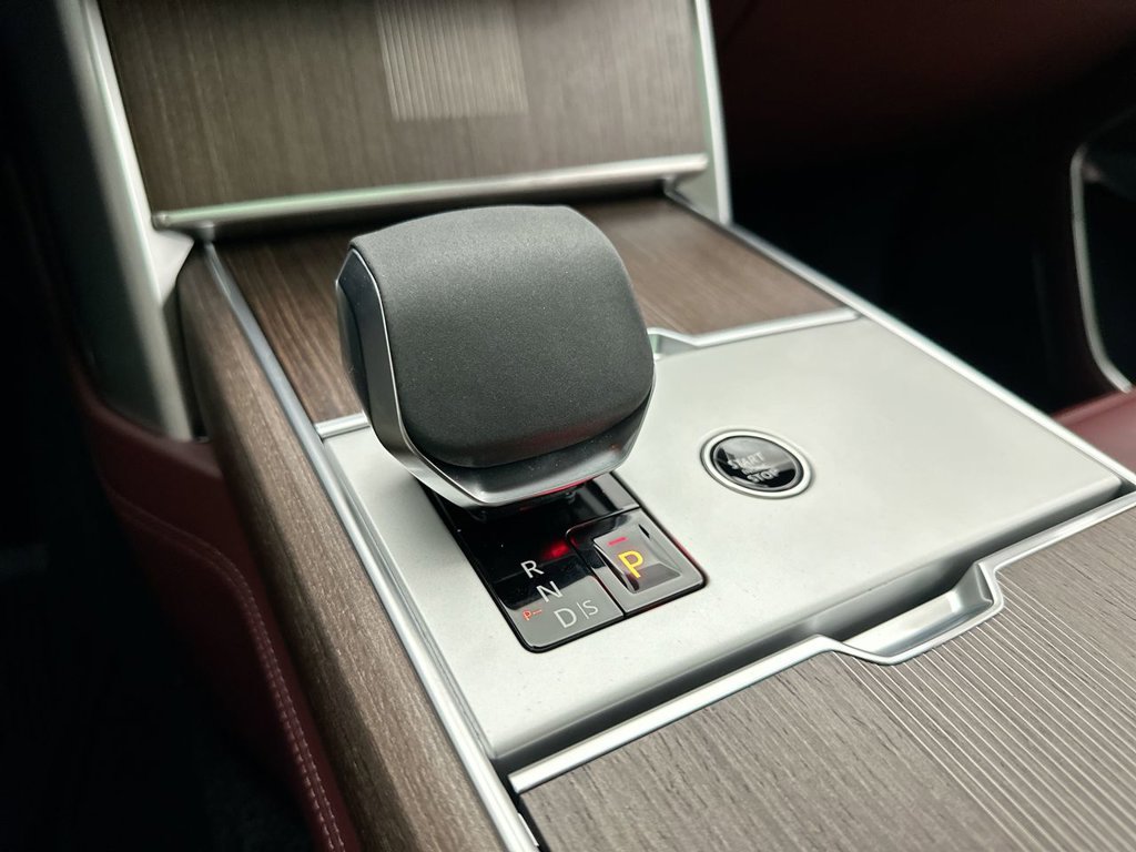 New 2026 Santorini Black Land Rover Autobiography image 12