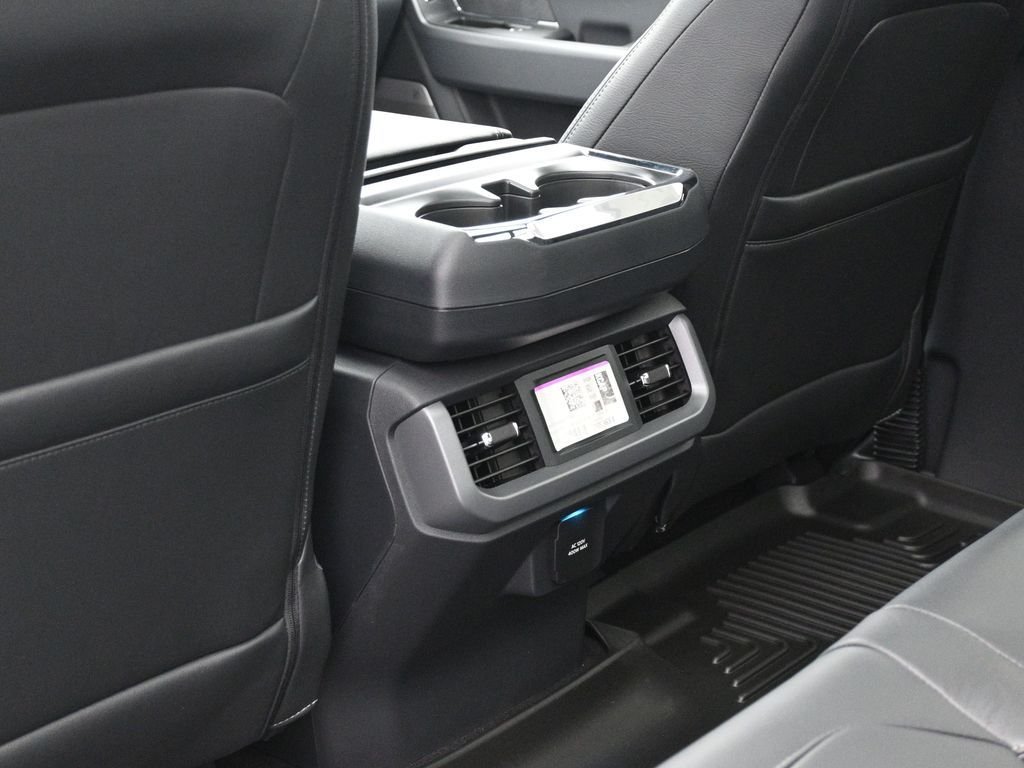 New 2025 Oxford White Ford XLT image 22