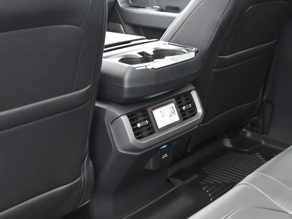 New 2025 Oxford White Ford XLT image 22