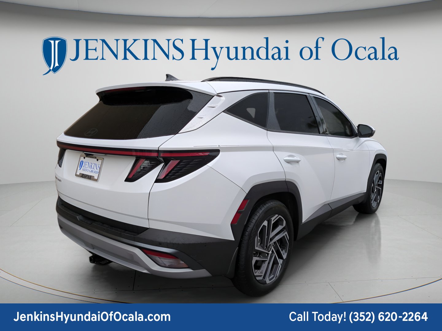 Used 2025 Serenity White Pearl Hyundai Limited image 3