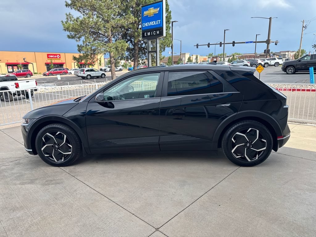 Used 2024 Abyss Black Hyundai SEL image 2