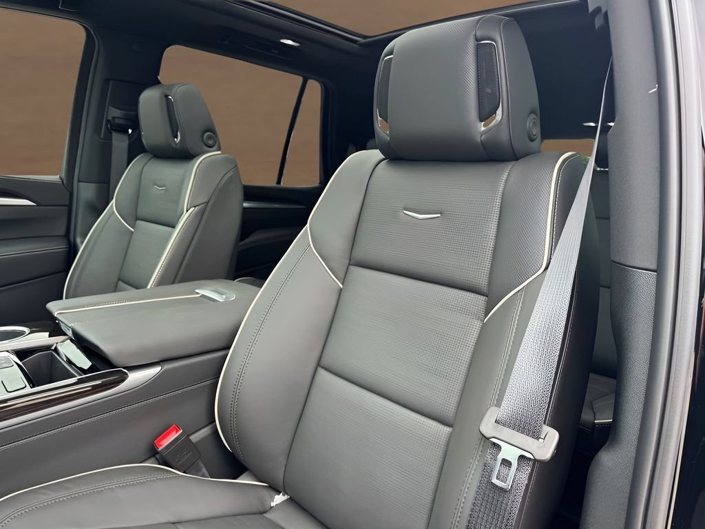 2026 Cadillac Escalade Luxury - Photo 11