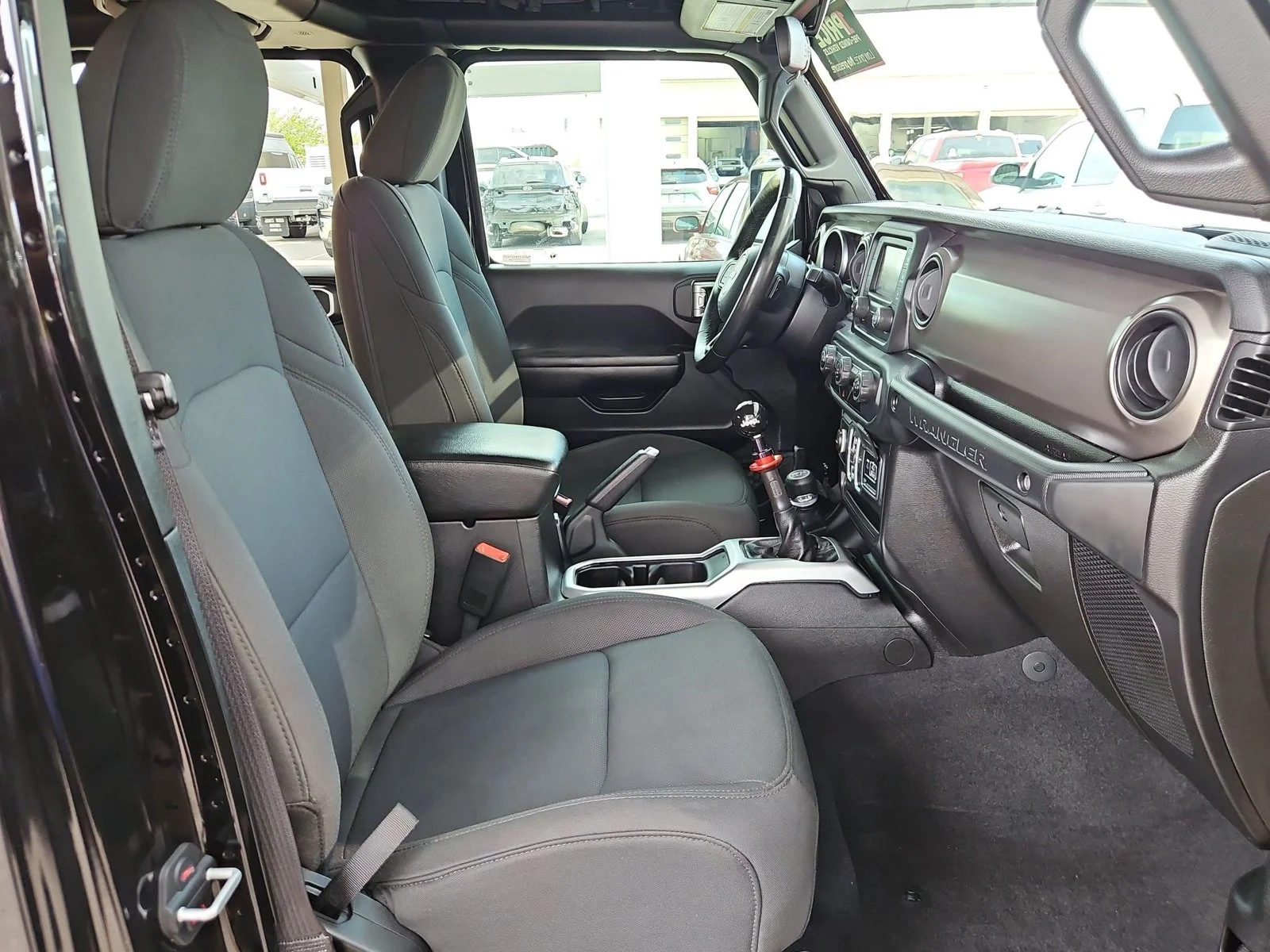 Used 2018 Black Clearcoat Jeep Sport S image 19