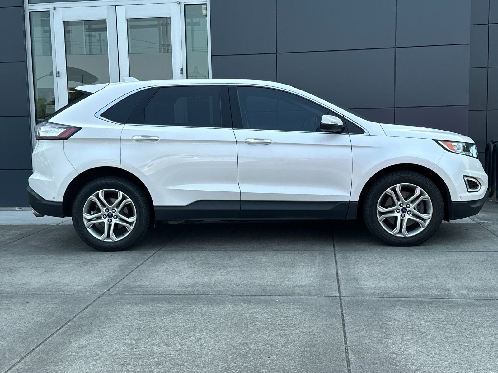 Used 2016 White Platinum Clearcoat Metallic Ford Titanium image 2