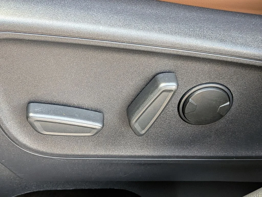 Used 2025 Black Ford Outer Banks image 15