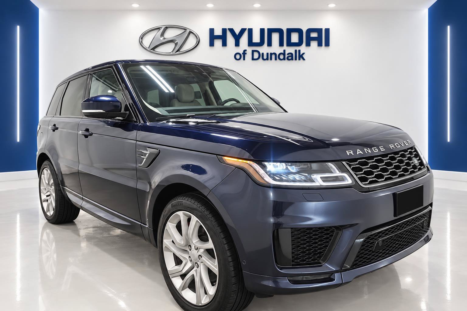 Used 2021 Blue Land Rover HSE Dynamic image 3