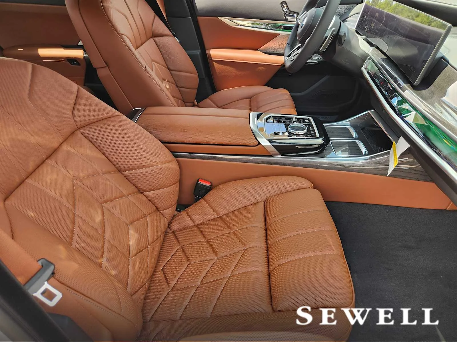 New 2026 Mineral White Metallic BMW 760i xDrive image 5