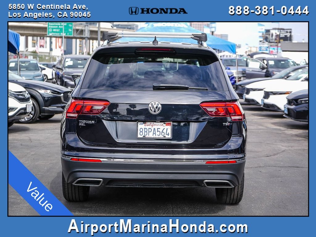 Used 2018 Pearl Metallic Volkswagen 2.0T SEL image 11