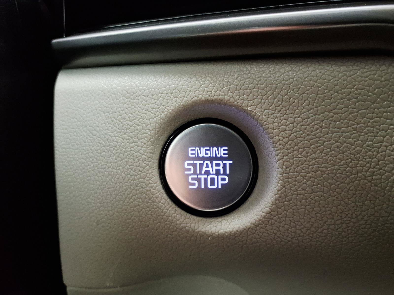 Used 2025 Glacial White Pearl Kia S image 23