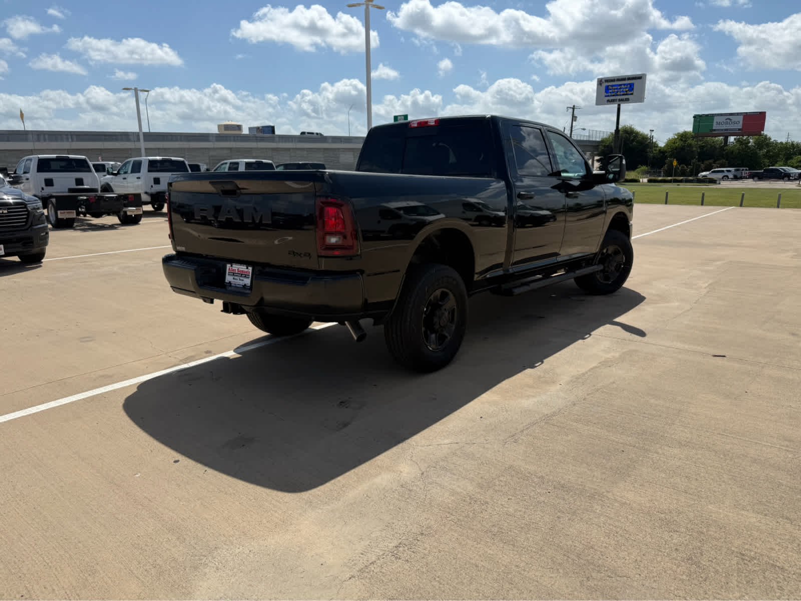 New 2026 Diamond Black Crystal Pearl-Coat Exterior Paint RAM Tradesman image 6