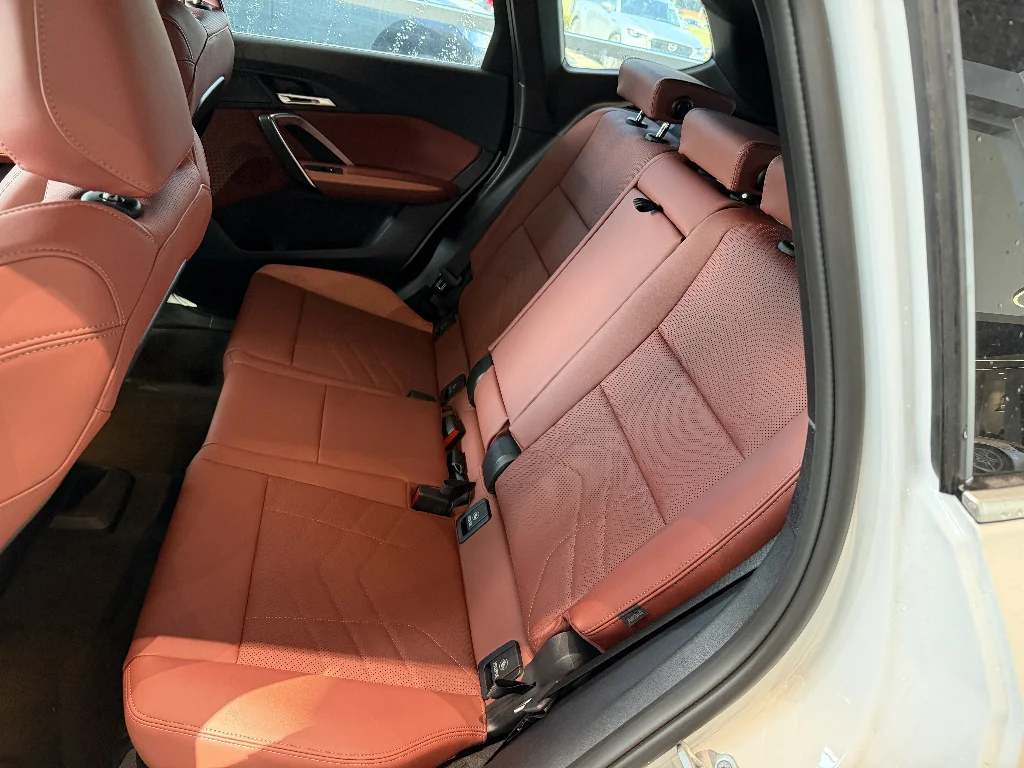 New 2026 Mineral White Metallic BMW xDrive28i image 13