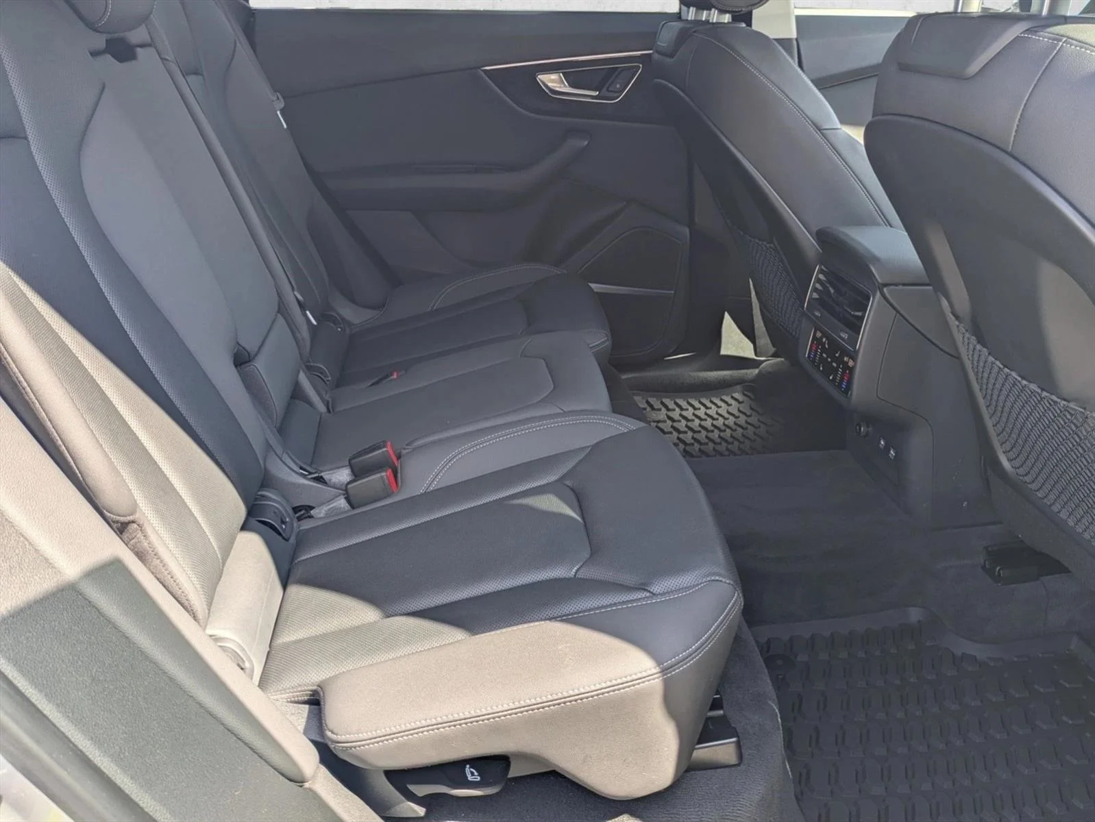 Used 2019 Silver Audi Premium Plus image 21