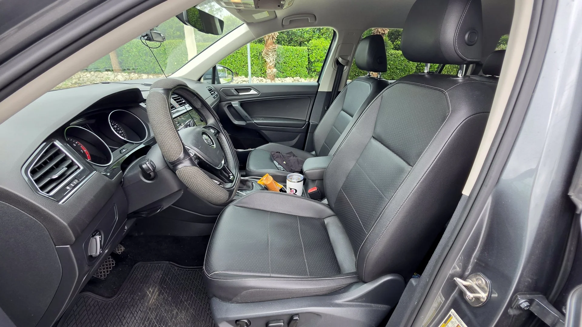 Used 2020 Platinum Gray Metallic Volkswagen 2.0T SE image 23