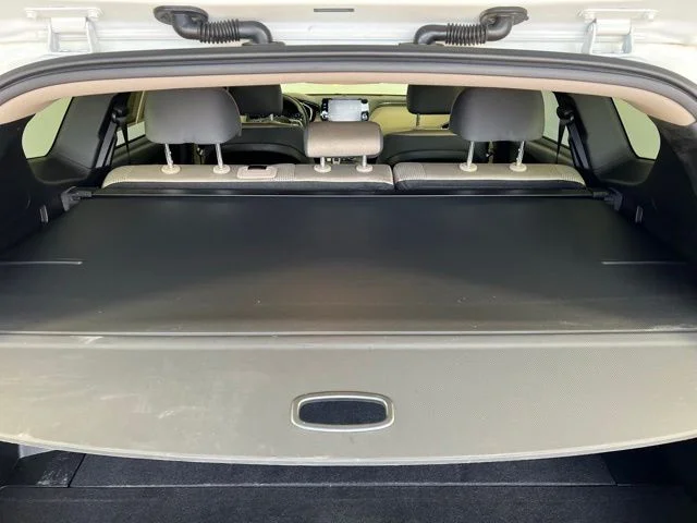 Used 2023 White Hyundai SE image 34
