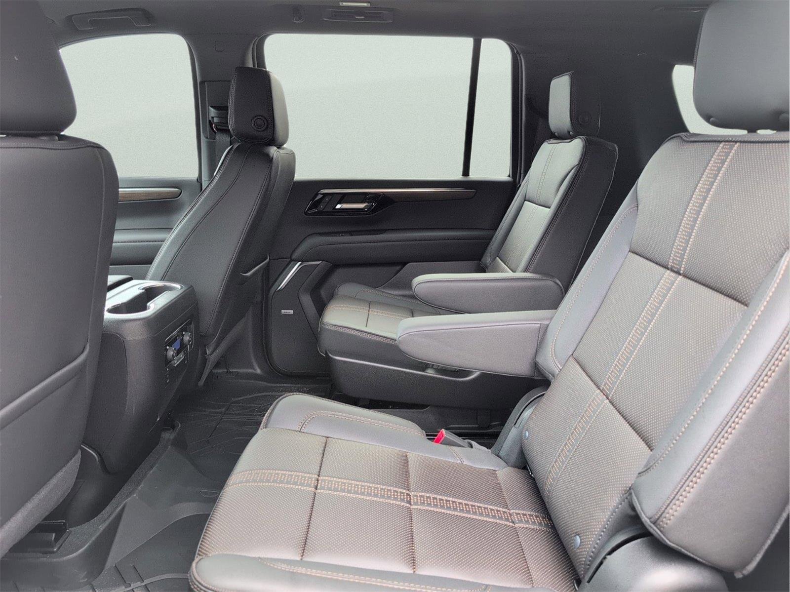 2026 Chevrolet Suburban High Country - Photo 33