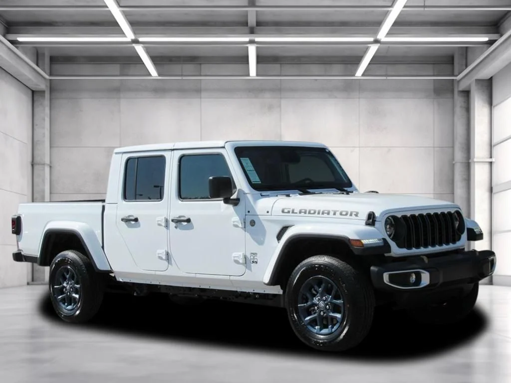 New 2026 Bright White Clear-Coat Exterior Paint Jeep 85th Anniversary Edition image 1