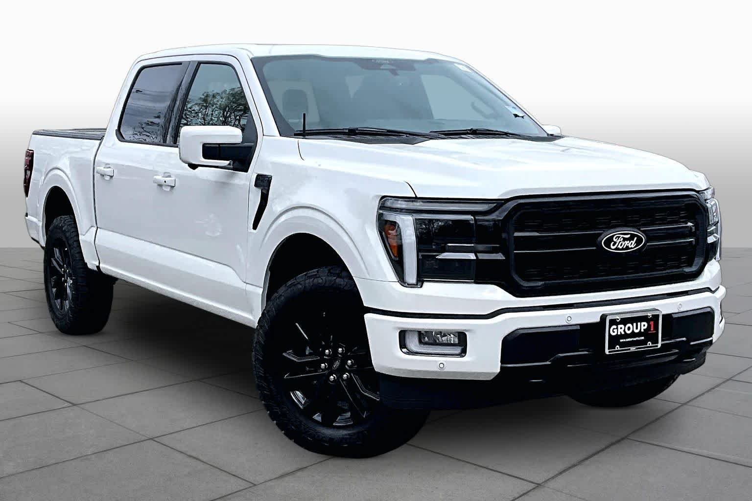 Used 2025 Star White Metallic Tri-Coat Ford LARIAT image 3