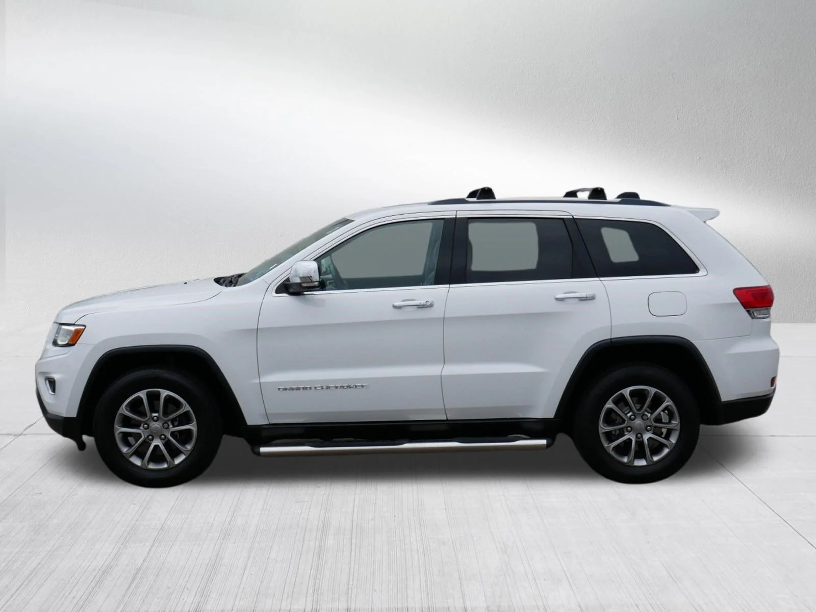 Used 2016 Bright White Clearcoat Jeep Limited image 4
