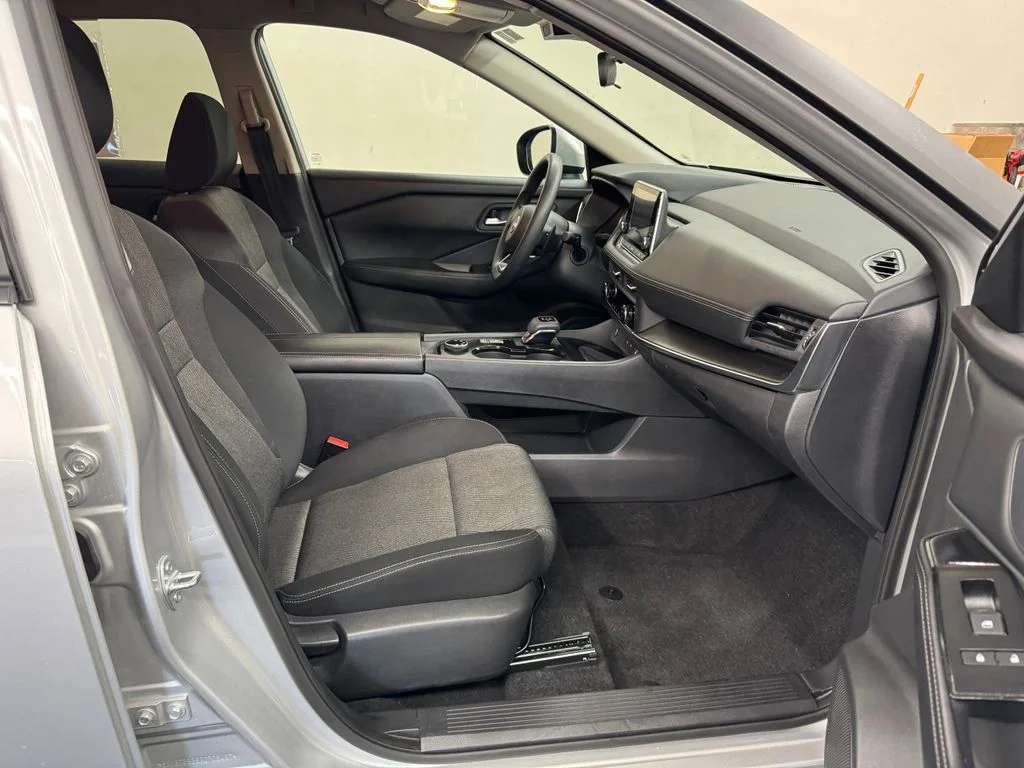 Used 2024 Silver Nissan SV image 28