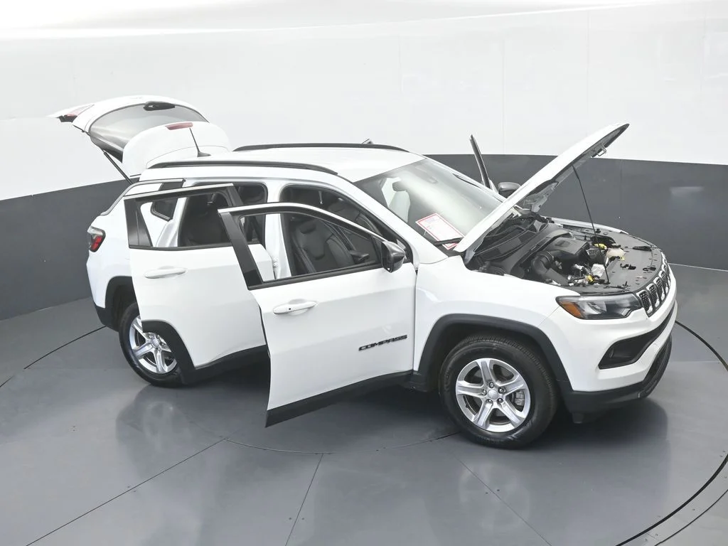 Used 2023 Bright White Clearcoat Jeep Latitude image 66