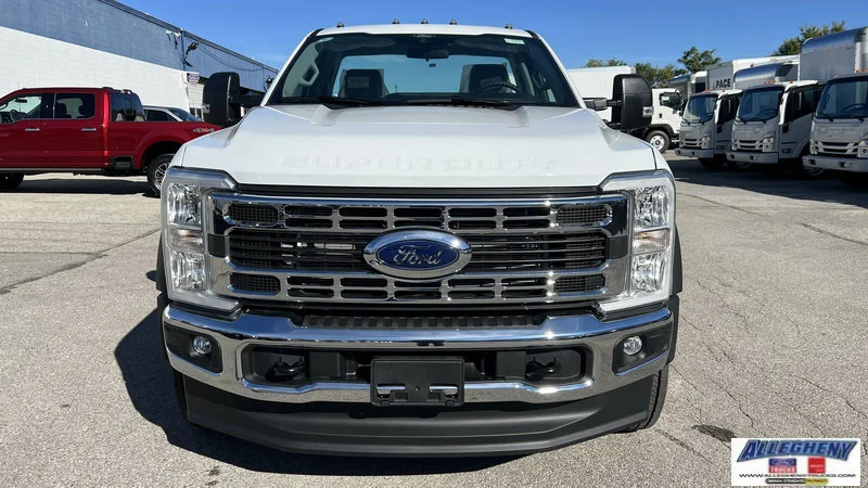 New 2026 Oxford White Ford XL image 3