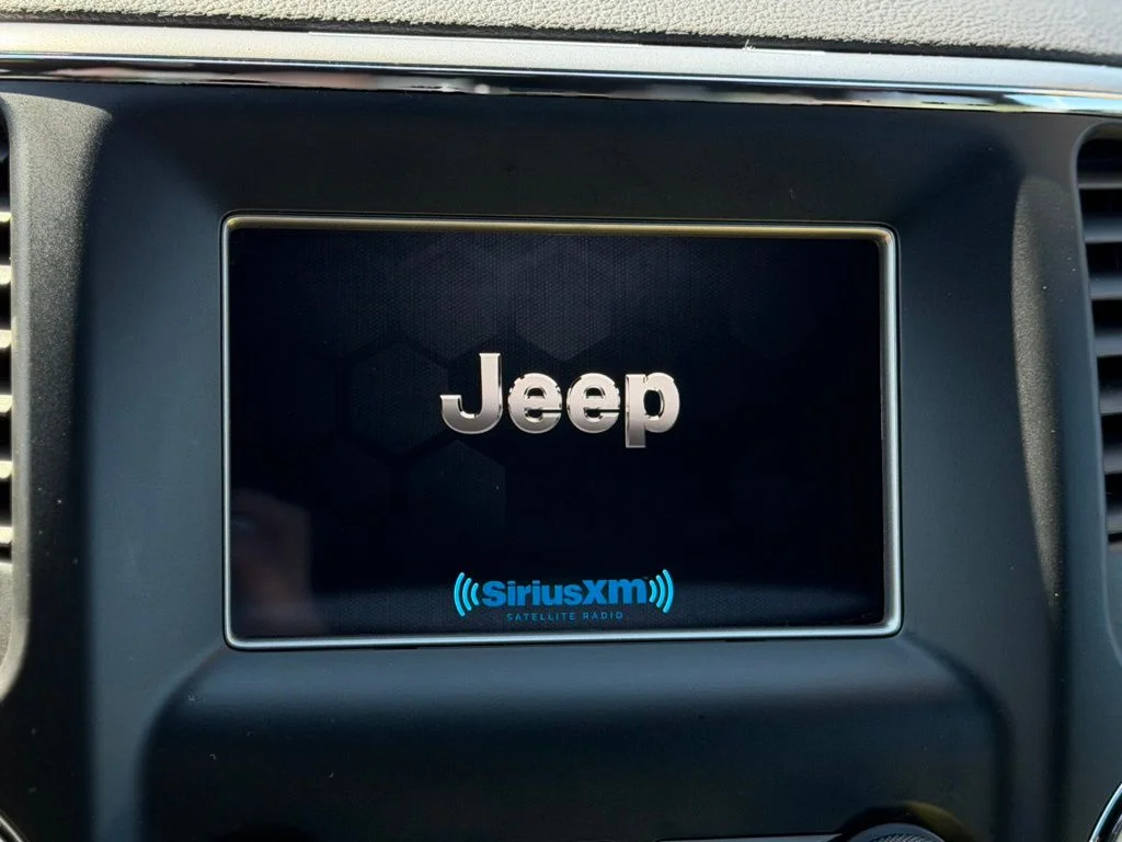 Used 2018 Silver Jeep Laredo E image 11