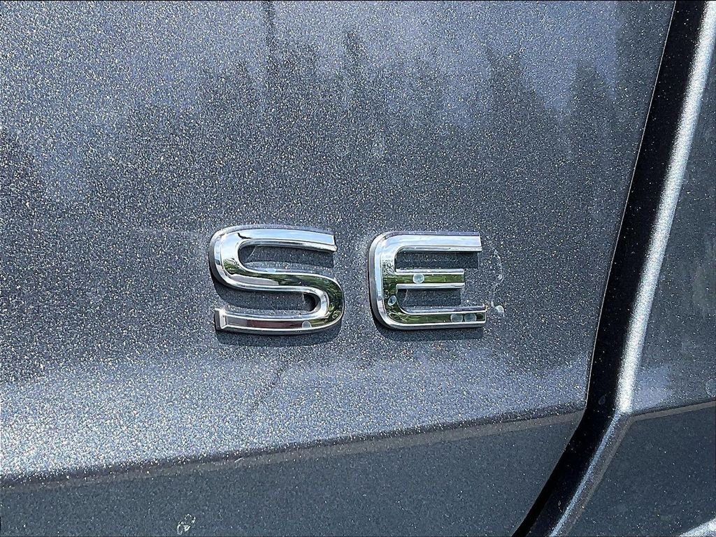 Used 2025 Platinum Gray Metallic Volkswagen 1.5T SE image 26