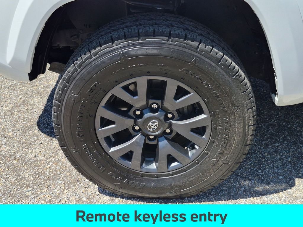 Used 2023 Ice Toyota SR5 image 12