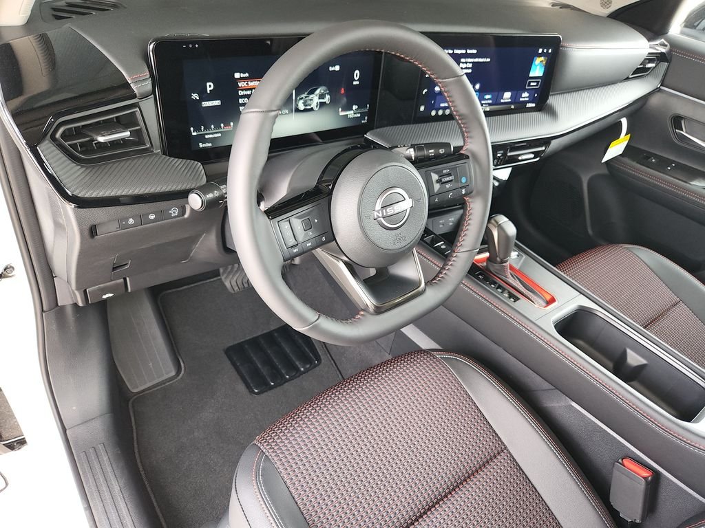 New 2026 Aspen White TriCoat / Super Black Two-tone Nissan SR image 7