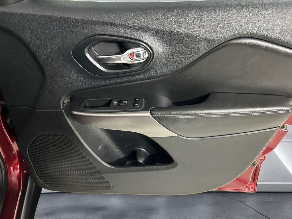 Used 2019 Red Jeep Latitude Plus image 15