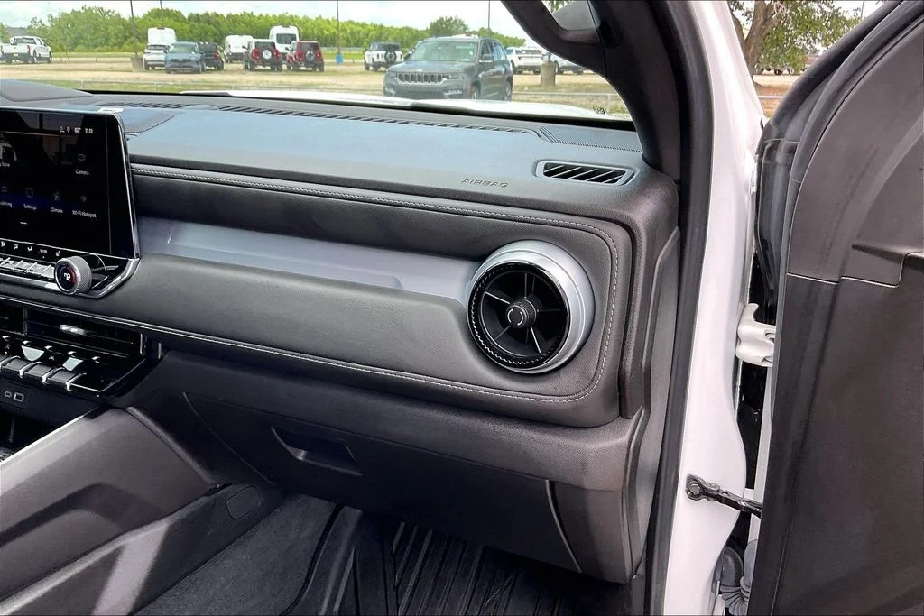 Used 2024 White Chevrolet LT image 23