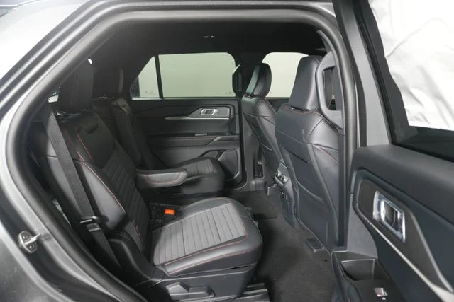 New 2026 Carbonized Gray Metallic Ford ST-Line image 33