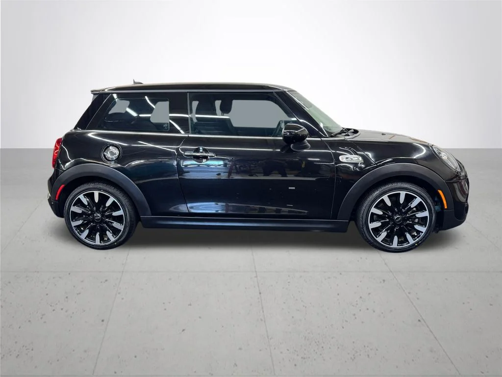 Used 2019 Black MINI Signature image 9