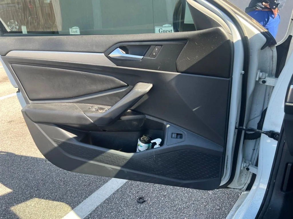 Used 2019 White Volkswagen  image 4