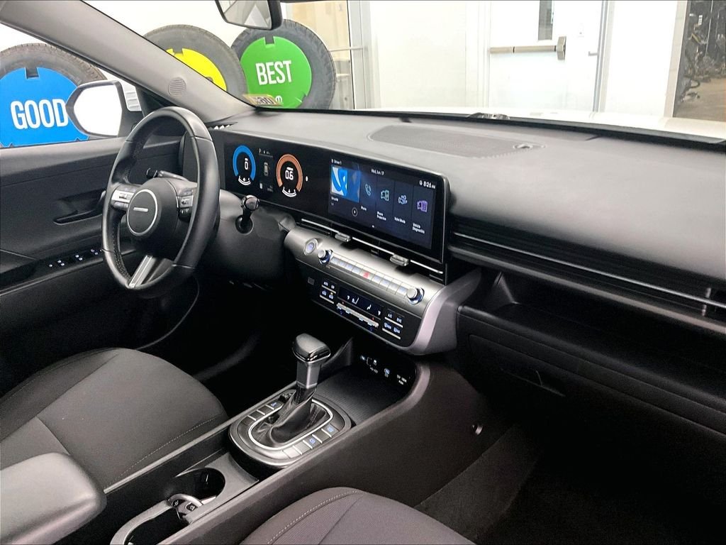 Used 2025 Atlas White Hyundai SEL image 14
