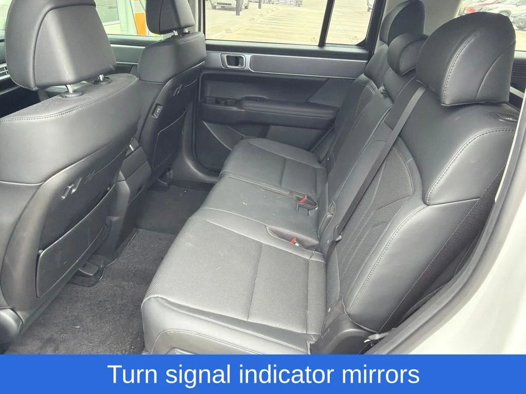 Used 2025 White Hyundai SEL image 7