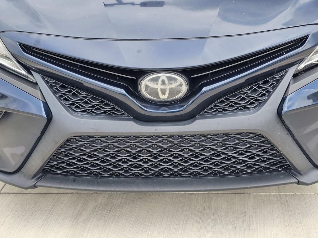Used 2018 Blue Toyota SE image 6