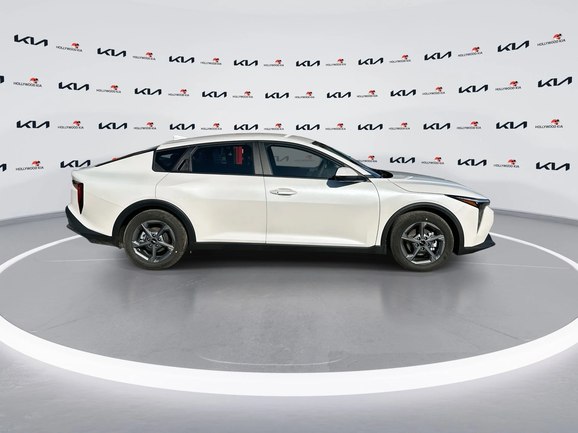 New 2026 Snow White Pearl Kia LXS image 9