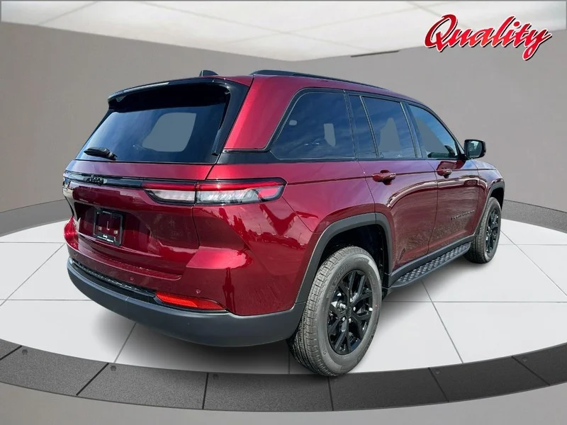 Used 2025 Velvet Red Pearlcoat Jeep Altitude X image 3