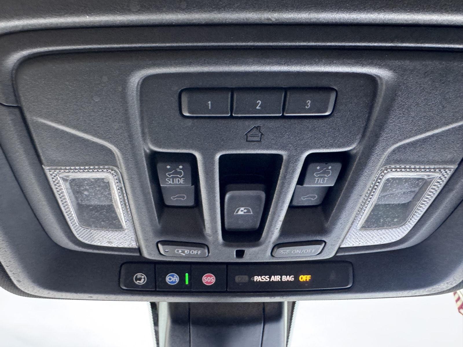 Used 2022 Black Chevrolet High Country image 19