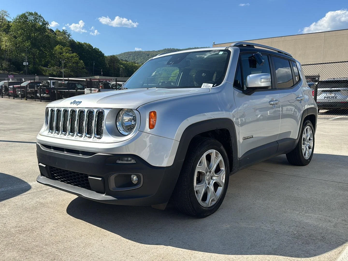 2015 Jeep Renegade Limited FWD's photo