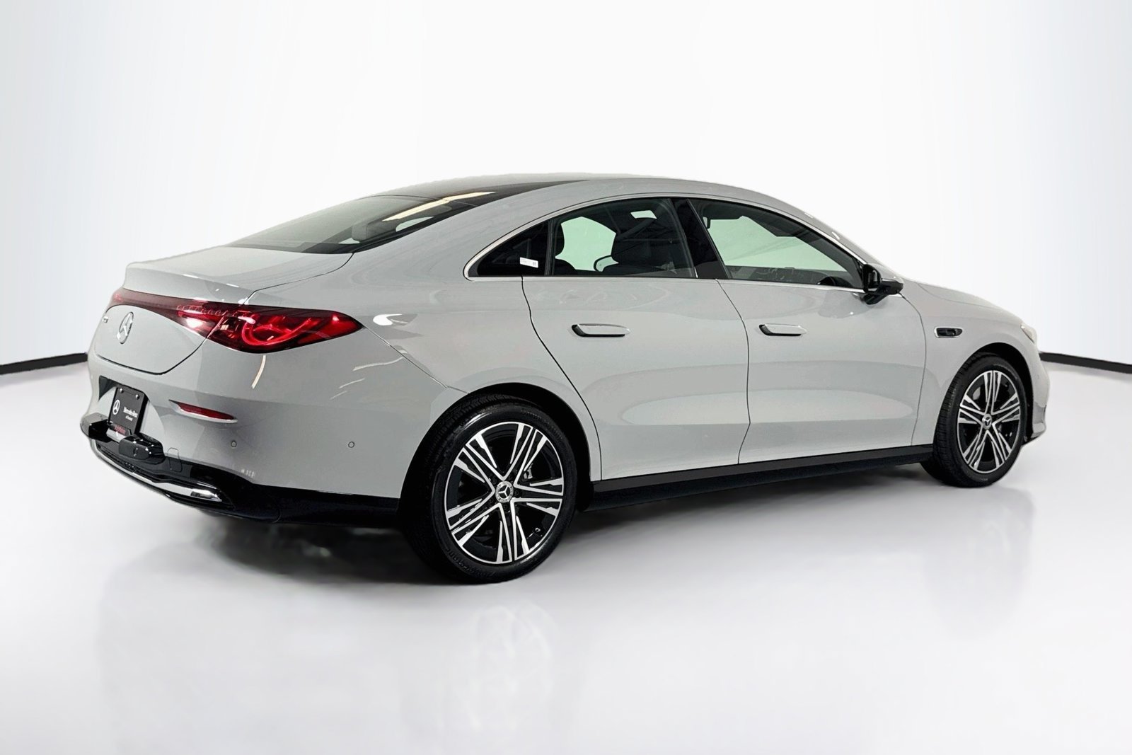 New 2027 MANUFAKTUR Alpine Grey Mercedes-Benz CLA 220 Hybrid image 5