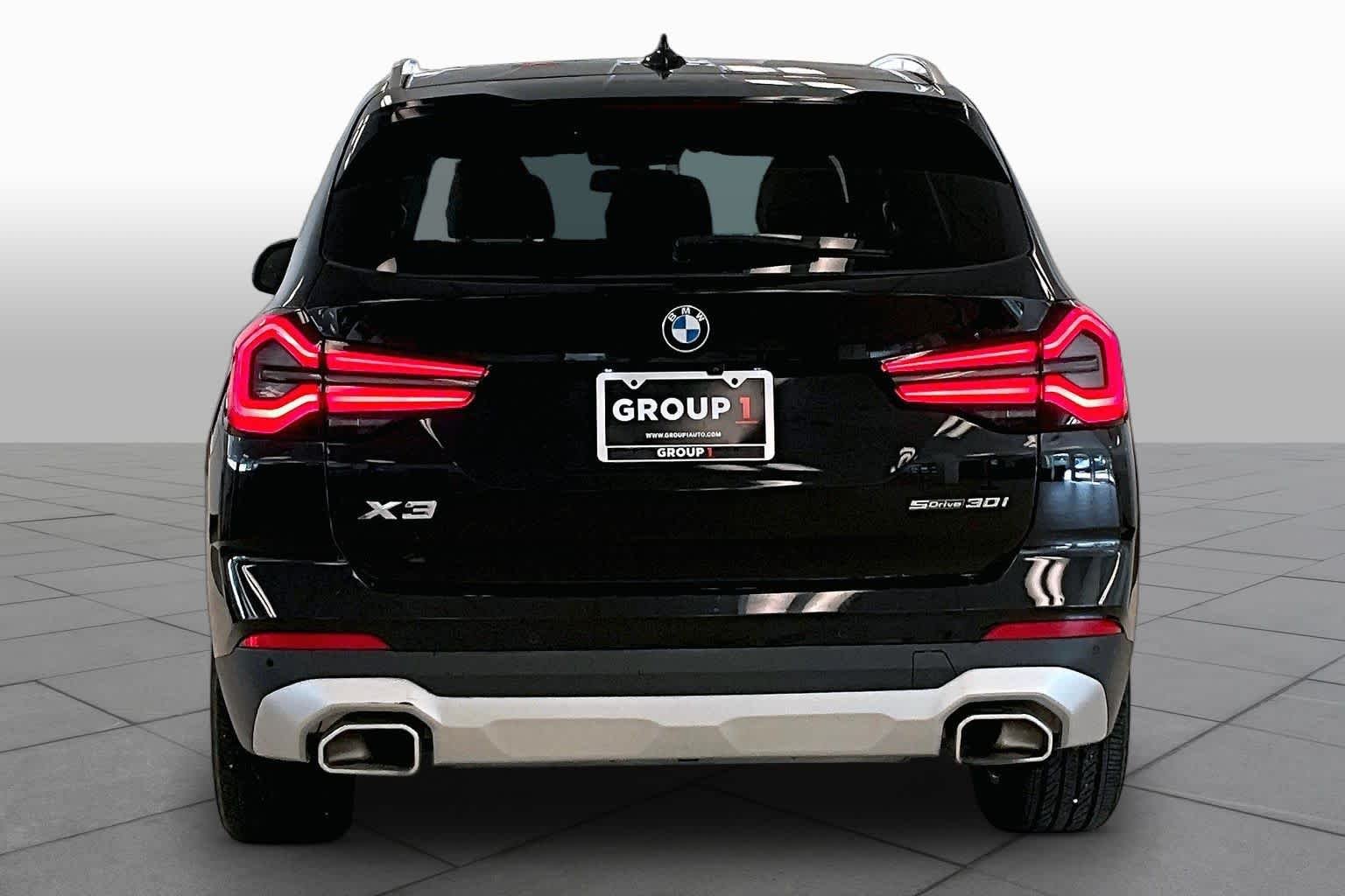 Used 2024 Jet Black BMW sDrive30i image 4