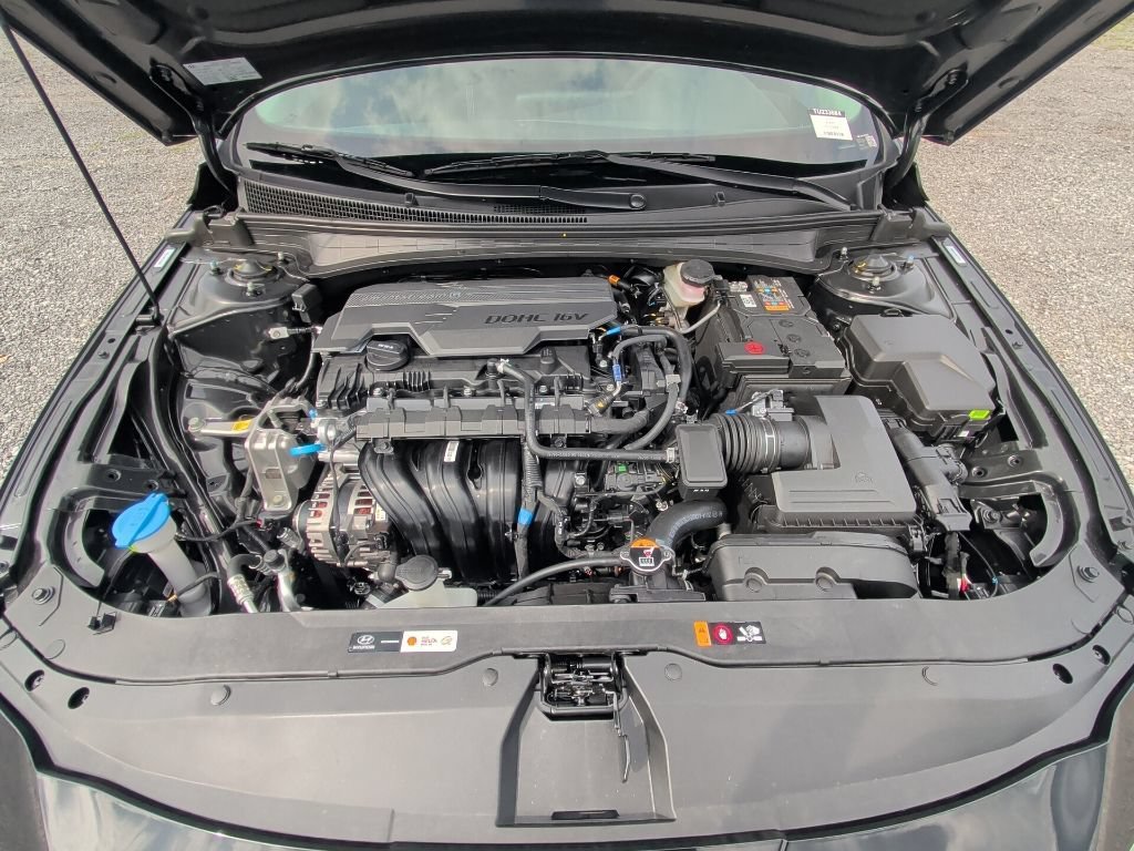 New 2026 Abyss Black Hyundai SE image 16