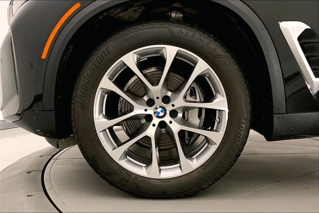Used 2026 Black Sapphire Metallic BMW  image 8