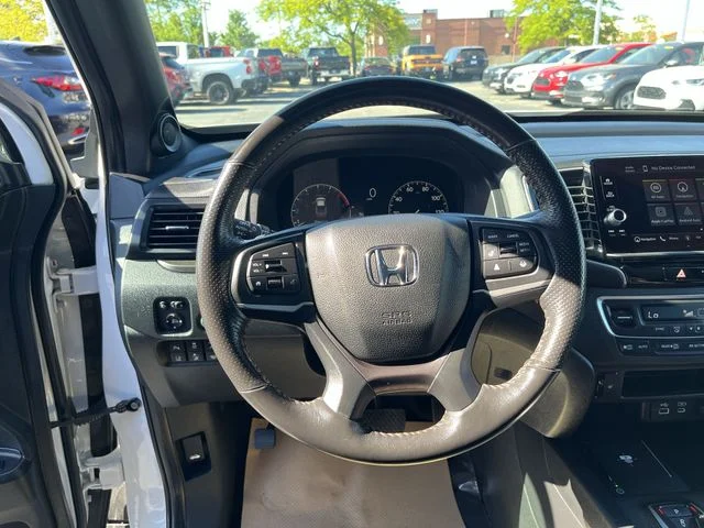 Certified Used 2025 Platinum White Pearl Honda TrailSport image 13
