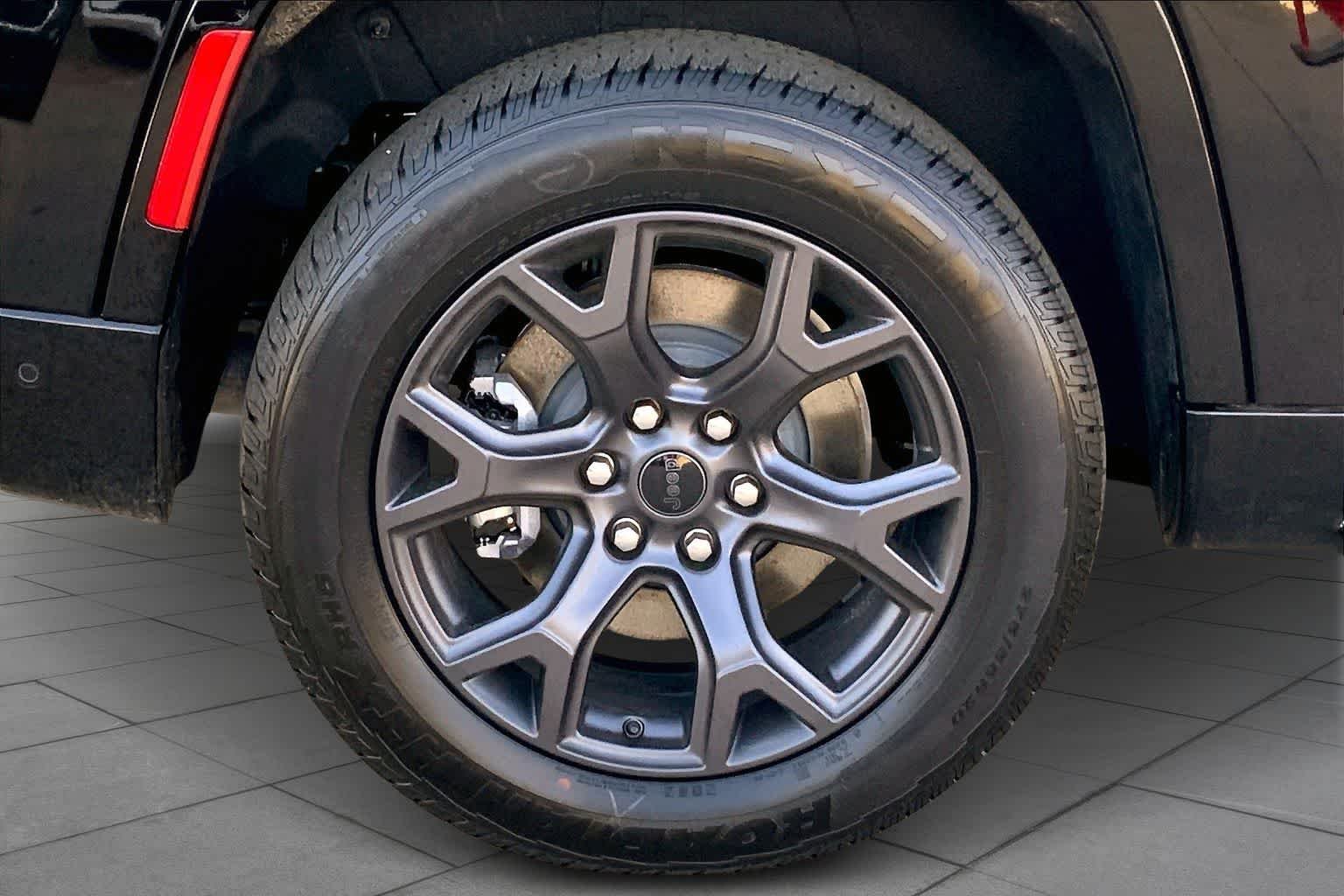 New 2026 High Gloss Black Jeep Limited Altitude image 11