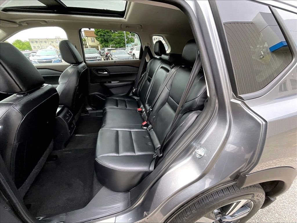 Used 2023 Gray Nissan SL image 15