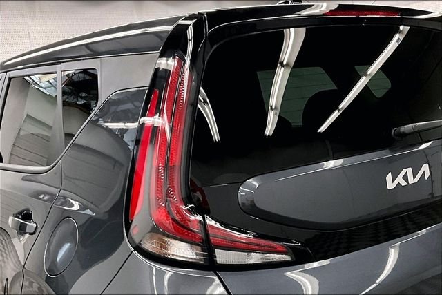 Used 2025 Gravity Gray Kia LX image 30